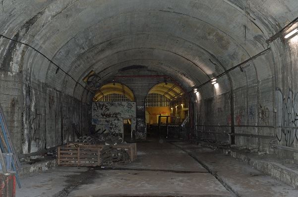 Disused tunnel image